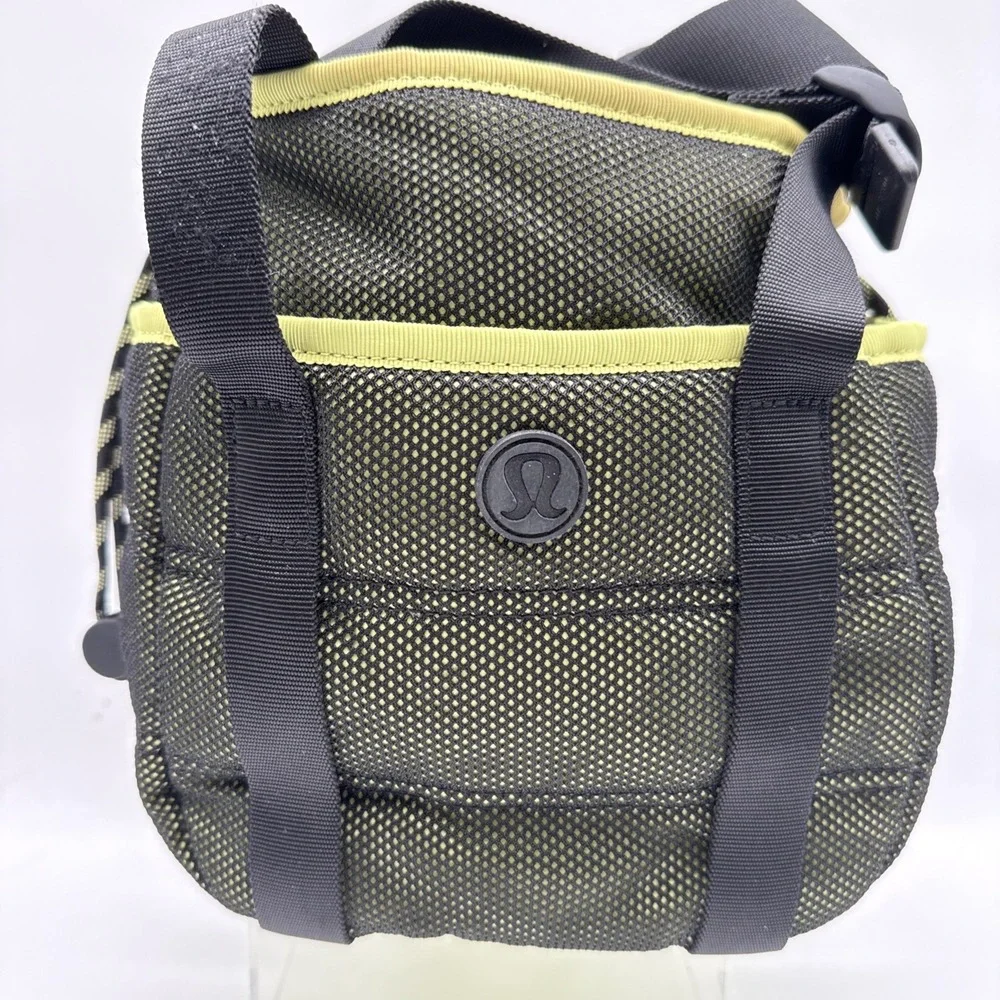 Lululemon Dash‎ All Day Bucket bag *6.5L Black/Lemon Vibe